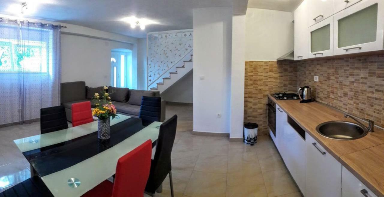 Holiday Apartments Maslina Paho Babino Polje Exterior foto